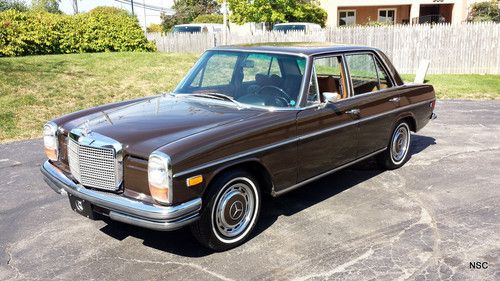 1971 mercedes 250 - 25,900 original miles - garage kept - no reserve - like new!