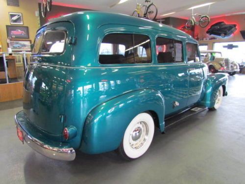 1952 Chevrolet Suburban Beautiful Restoration, image 4