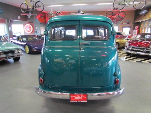 1952 Chevrolet Suburban Beautiful Restoration, image 5