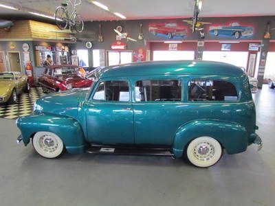 1952 Chevrolet Suburban Beautiful Restoration, image 7