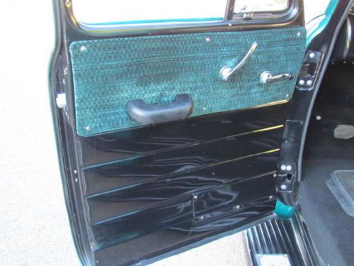 1952 Chevrolet Suburban Beautiful Restoration, image 30