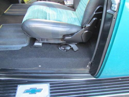 1952 Chevrolet Suburban Beautiful Restoration, image 31