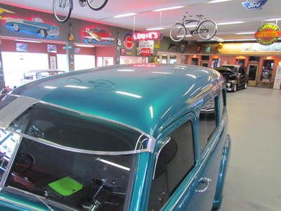 1952 Chevrolet Suburban Beautiful Restoration, image 45