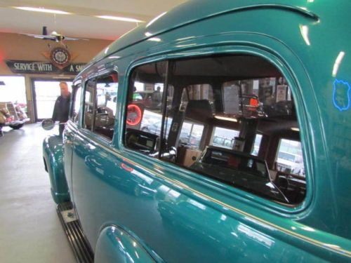 1952 Chevrolet Suburban Beautiful Restoration, image 50