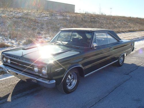 1967 plymouth gtx 440 - 4 speed w holley carb!! dark green/ black!!