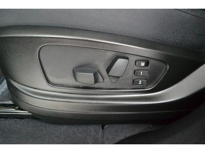 Leather Seats Bluetooth Rear Spoiler Memory Seats Used Cars Near Kansas City, image 9