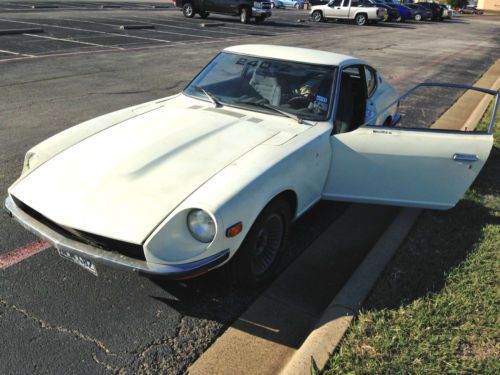 1972 datsun 240z - triple carburated 6 cylinder 280z engine- nissan racing team