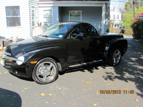 2005 chevrolet ssr base convertible 2-door 6.0l