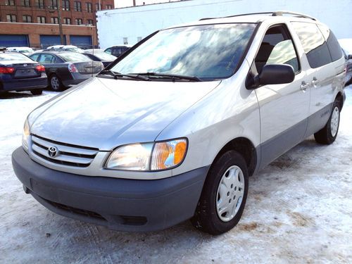 No reserve 2002 toyota sienna le van 5-door 113k miles