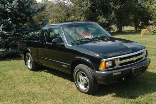 1997 chevrolet s10 extended cab ls 101580 miles grarage  keept