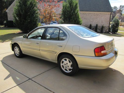 1999 nissan altima gxe sedan 4-door 2.4l