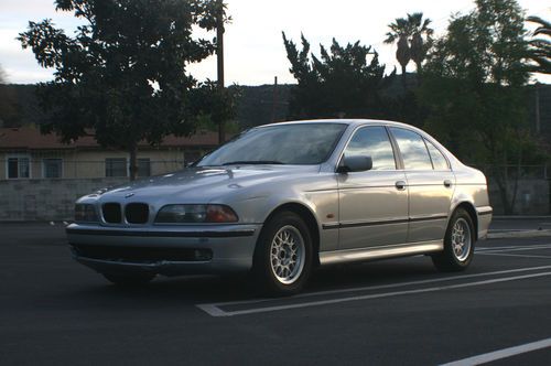 1997 bmw 528i base sedan 4-door 2.8l very rare 5 speed manual trans!! immaculate