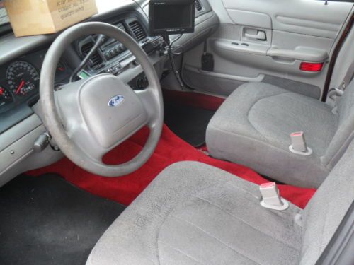 2001 ford crown victoria police interceptor sedan 4-door 4.6l