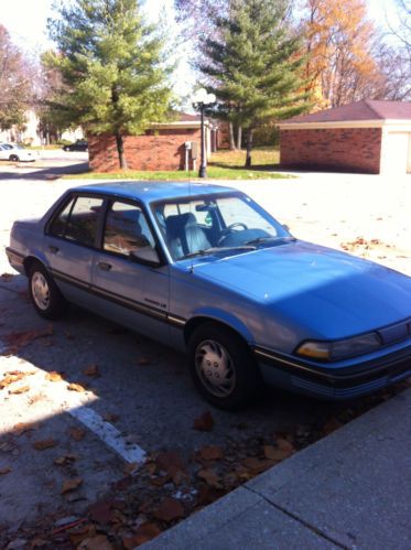 Pontiac sunbird le 1990 5 door blue