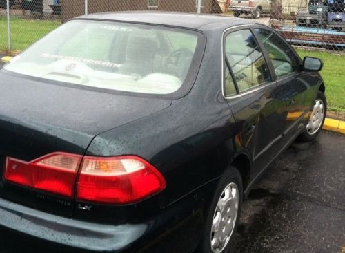 1999 honda accord green lx 134000 miles runs great *pinhole leak in gas tank*