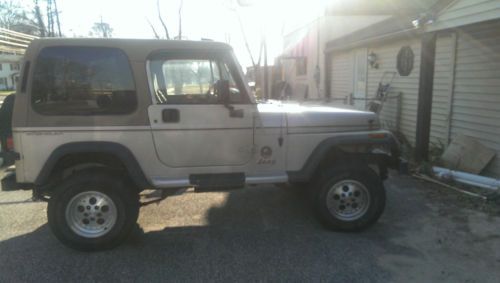 1995 jeep wrangler sahara sport utility 2-door 4.0l