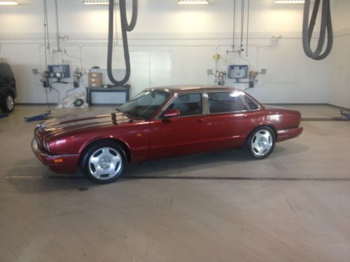 1995 Jaguar XJR, image 2