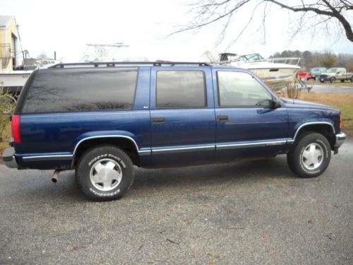 1998 gmc suburban sle 1500 4wd, no rust, perfect body, clean int