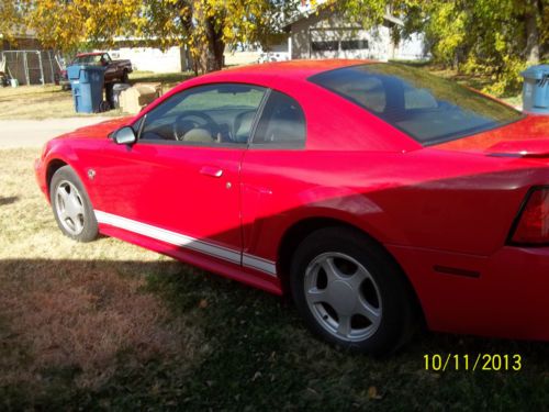 2004 ford mustang base coupe 2-door 3.9l