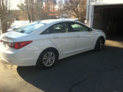 2011 hyundai sonata gls sedan 4-door 2.4l