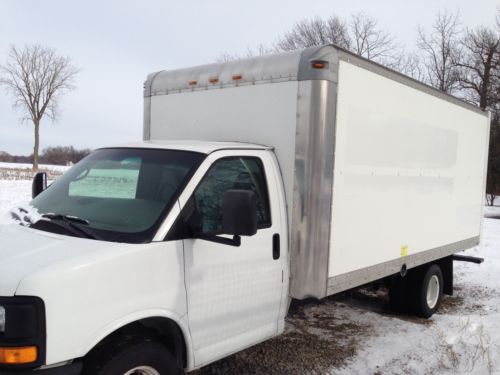 2005 gmc 3500 box truck