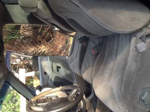 2000 gmc Sierra , 2wheel drive, 6in suspension, 18in fuel rims made by foose, image 3