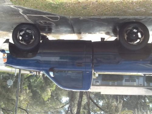 2000 gmc Sierra , 2wheel drive, 6in suspension, 18in fuel rims made by foose, image 4