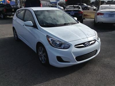 5dr hb auto se hyundai accent se low miles 4 dr hatchback automatic gasoline 1.6