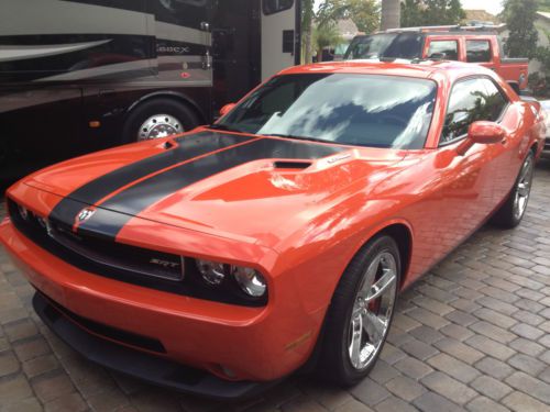 2009 dodge challanger srt8