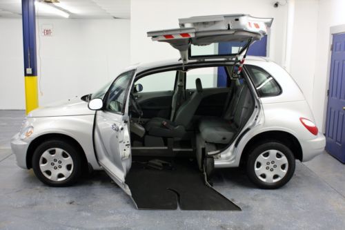 07 chrylser pt cruiser handicap accessible wheelchair vehicle powered side ramp