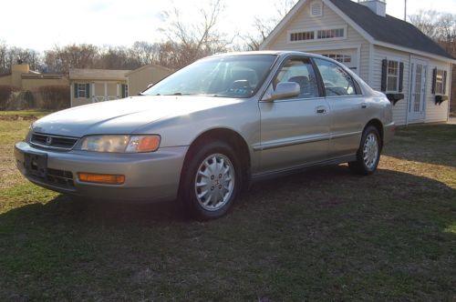 No reserve...low mileage 1996 honda accord ex l, 4 dr sedan, moonroof,automatic