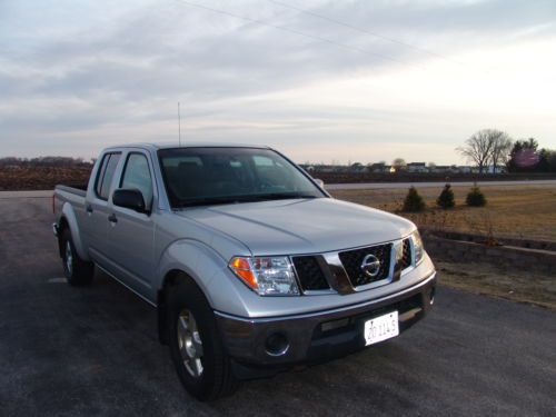 2007 nissan frontier se crew cab pickup 4-door 4.0l 4x4 low miles 5&#039; bed