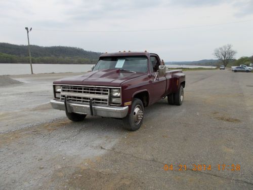 1983 cheverolet 3500 4spd dually burgandy w/ fifth wheel