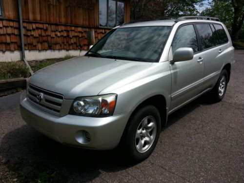 *** 2005 toyota  highlander  4wd suv  ***