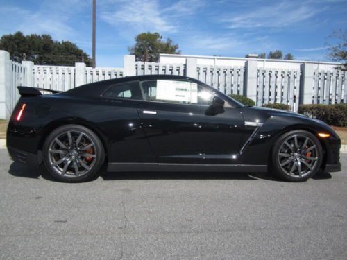 2014 NISSAN GT-R   PREMIUM   " BLACK ON BLACK ", image 4