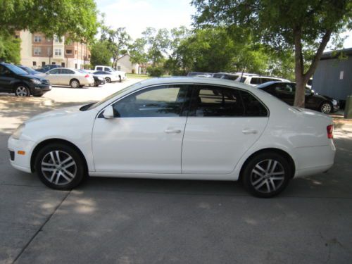 2005 white volkswagen jetta