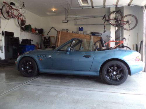1998 bmw z3 roadster convertible 2-door 1.9l supercharged