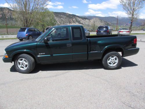 2000  chevrolet s-10 4x4 pickup