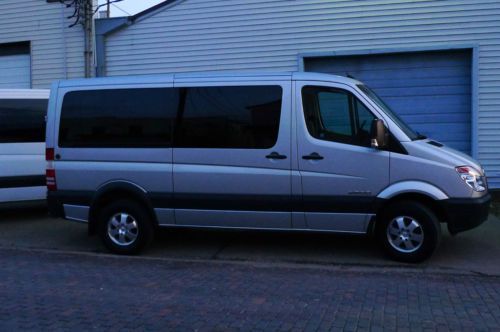 2008 dodge sprinter 2500 passenger van  brilliant silver metallic  144 &#034;wb