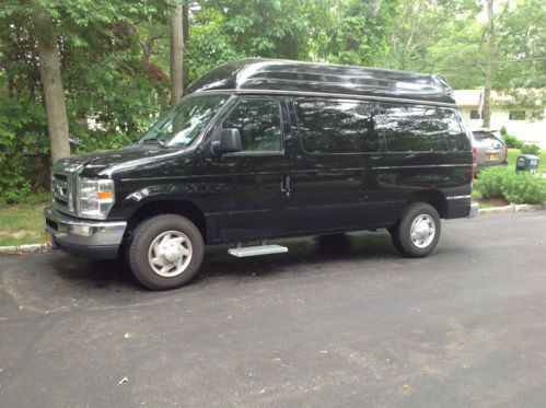 2011 ford e-350 super duty xlt van 3-door 5.4l like new only 4k miles