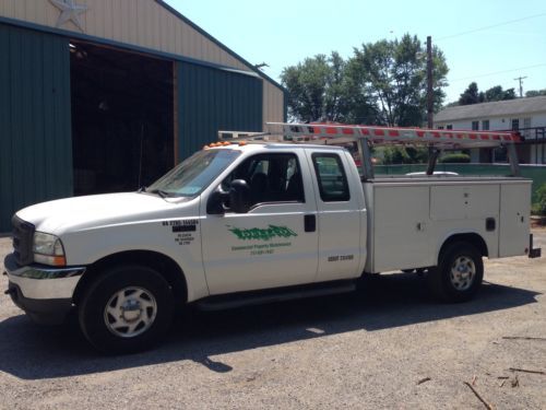 2004 ford. f 350 service truck