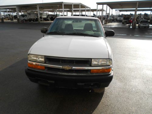 Government surplus vehicle!!! - 2002 chevrolet s10!!