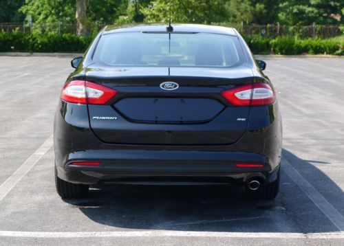 2014 Ford Fusion 2.5L SE with low miles, NO RESERVE!!, image 9