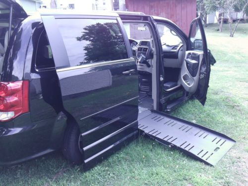 BRAUNABILITY HANDICAP CONTROL 2012 DODGE CARAVAN CREW 357 MILES WRECKED SALVAGE, US $14,500.00, image 10