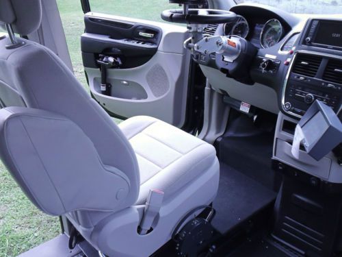 BRAUNABILITY HANDICAP CONTROL 2012 DODGE CARAVAN CREW 357 MILES WRECKED SALVAGE, US $14,500.00, image 12