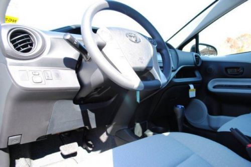 2013 Toyota Prius c One, US $18,544.00, image 4
