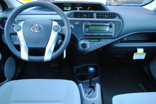2013 Toyota Prius c One, US $18,544.00, image 5