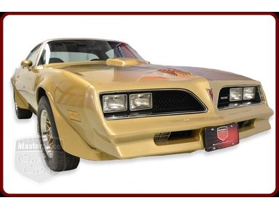 78 pontiac trans am / original 400 6.6 litre v8 original 4 speed  / solar gold