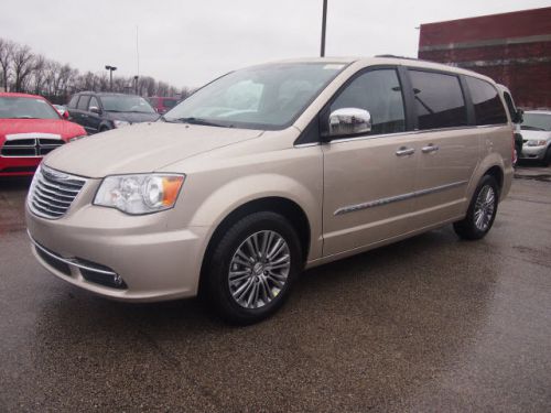 2014 chrysler town & country touring-l