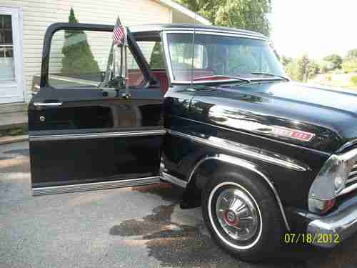 1967 Ford F100 Ranger 6ft bed,a RARE suvivor, image 2